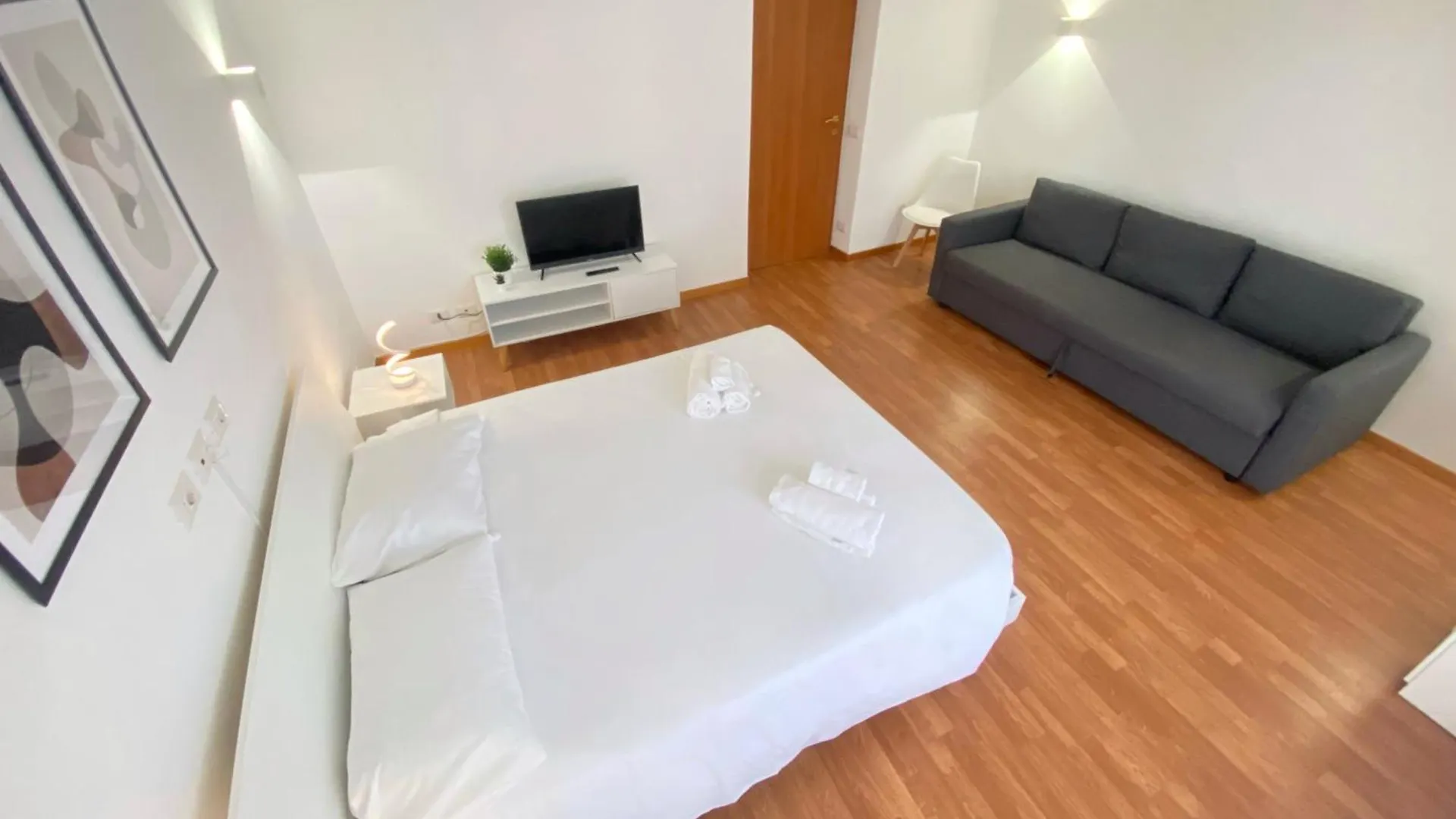 Casa Relax 120 Mq Con Terrazza E Metro Apartment Rome Italy