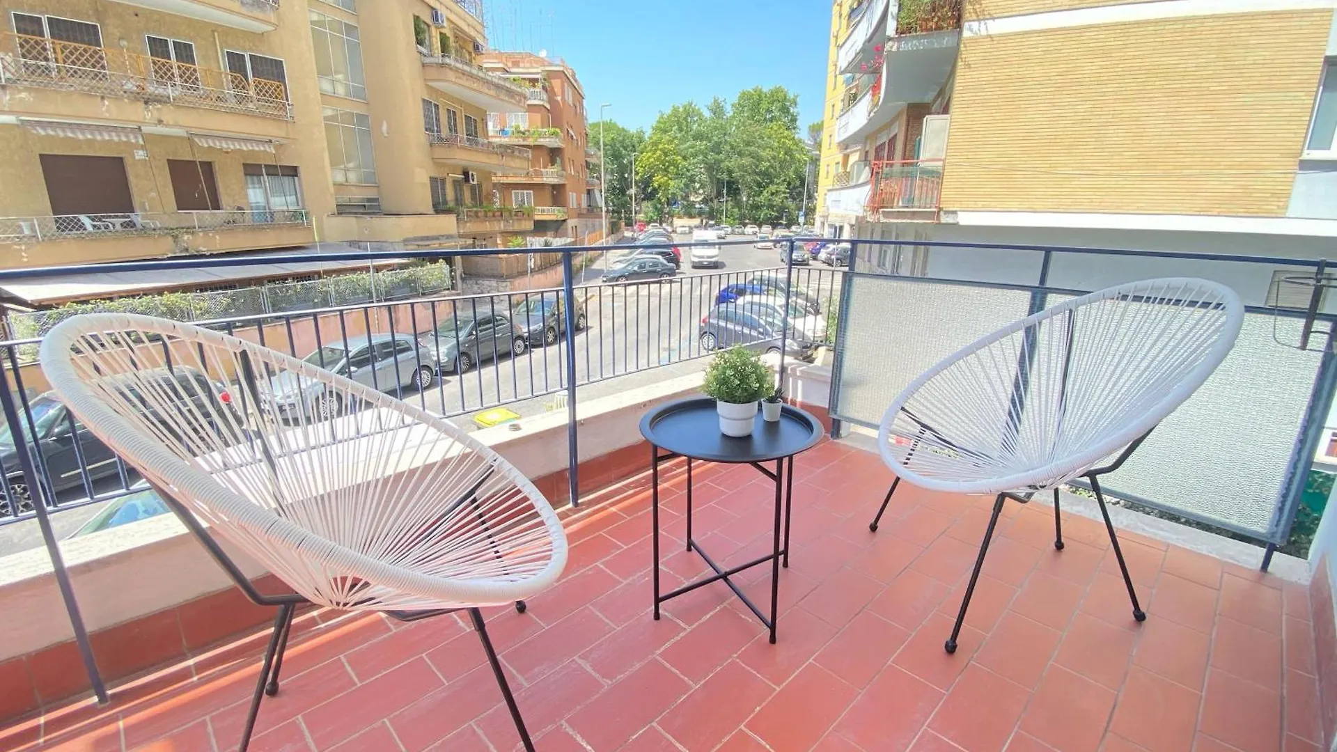 Casa Relax 120 Mq Con Terrazza E Metro Apartment Rome Italy